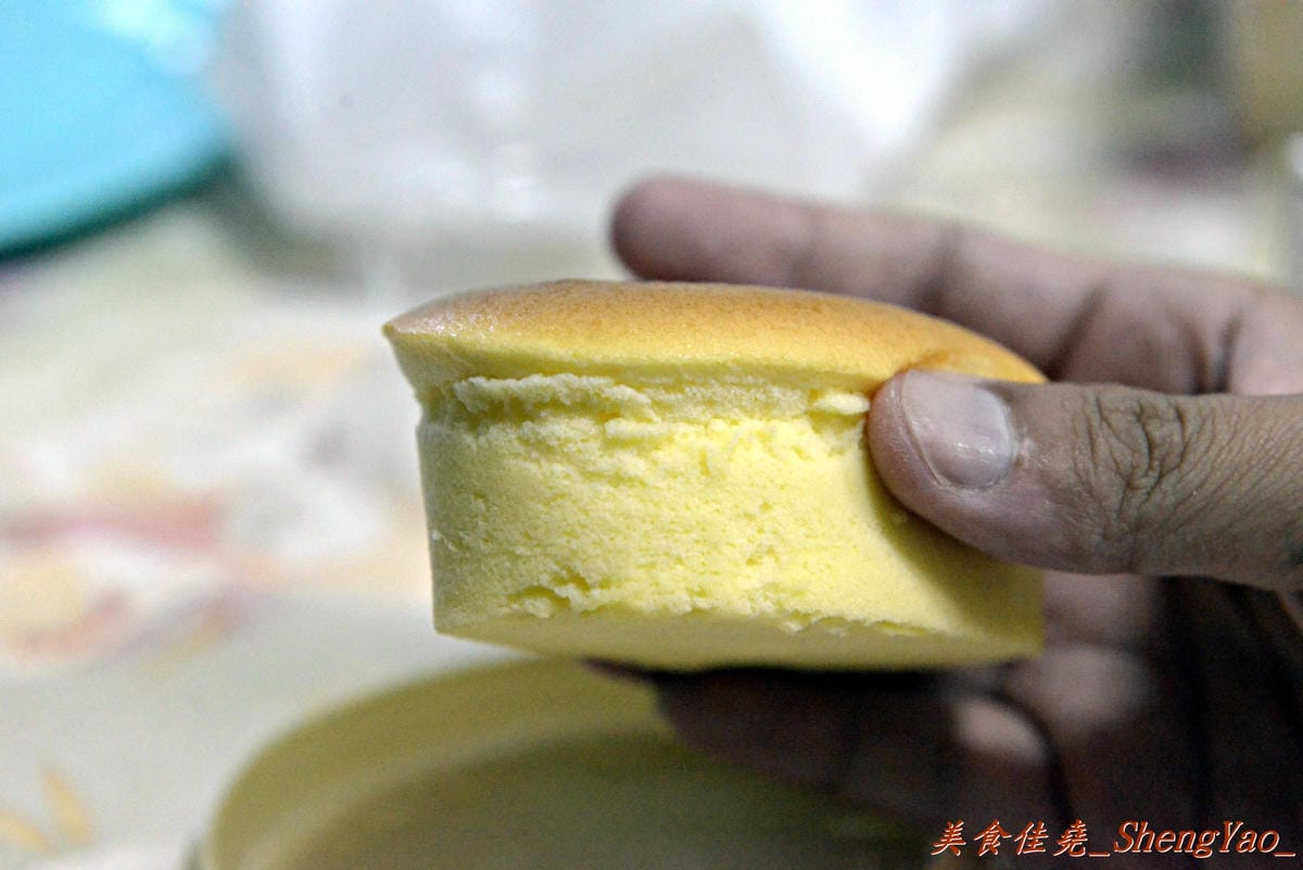 [台中沙鹿]牛奶王子 沙鹿店 – 使用牧場直送鮮奶、麵包師傅現場擀麵糰現場烤的土司專賣店,個人推甜心捲和鮮奶泡芙。