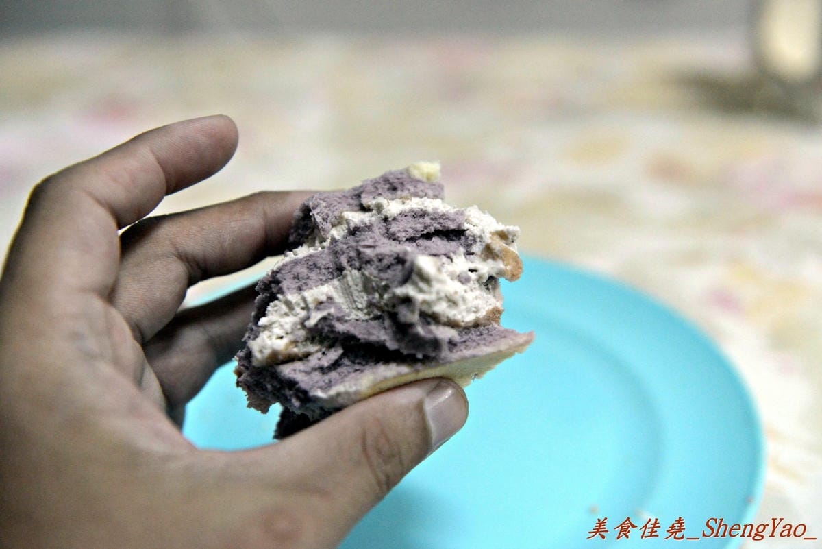 [台中沙鹿]牛奶王子 沙鹿店 – 使用牧場直送鮮奶、麵包師傅現場擀麵糰現場烤的土司專賣店,個人推甜心捲和鮮奶泡芙。