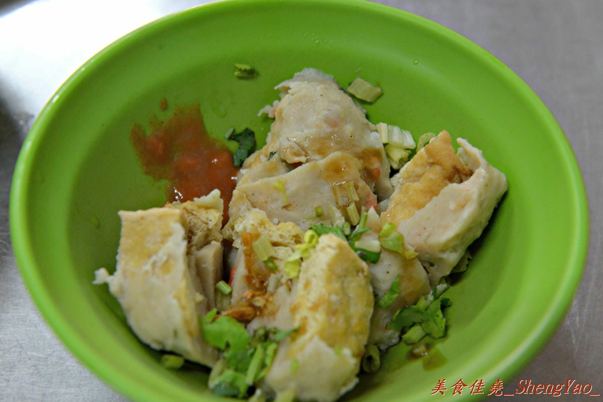 [台中沙鹿]肉圓福 – 沙鹿人氣肉圓老店,肉圓外皮厚實Q彈,醬料味道很不錯,還有乾麵也頗推薦。