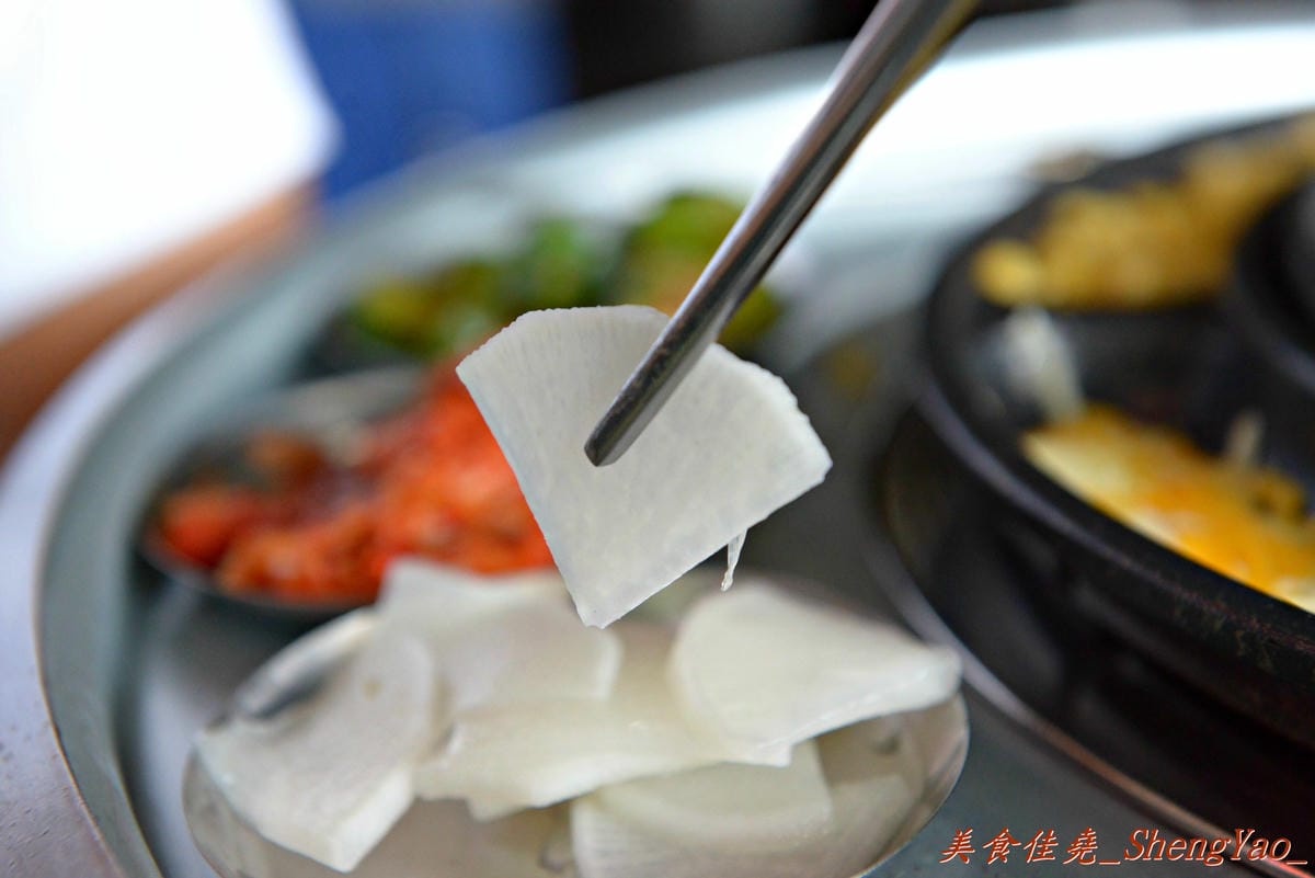 [台中西屯]一桶韓式新食 – 中科商圈新開幕的汽油桶韓式烤肉餐廳,”懷特朵兒”新品牌,雙人套餐附鍋物,飯後甜點還有哈根達斯,份量超多,C/P值超級高。