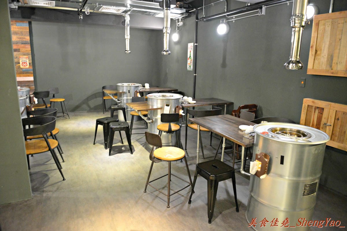 [台中西屯]一桶韓式新食 – 中科商圈新開幕的汽油桶韓式烤肉餐廳,”懷特朵兒”新品牌,雙人套餐附鍋物,飯後甜點還有哈根達斯,份量超多,C/P值超級高。