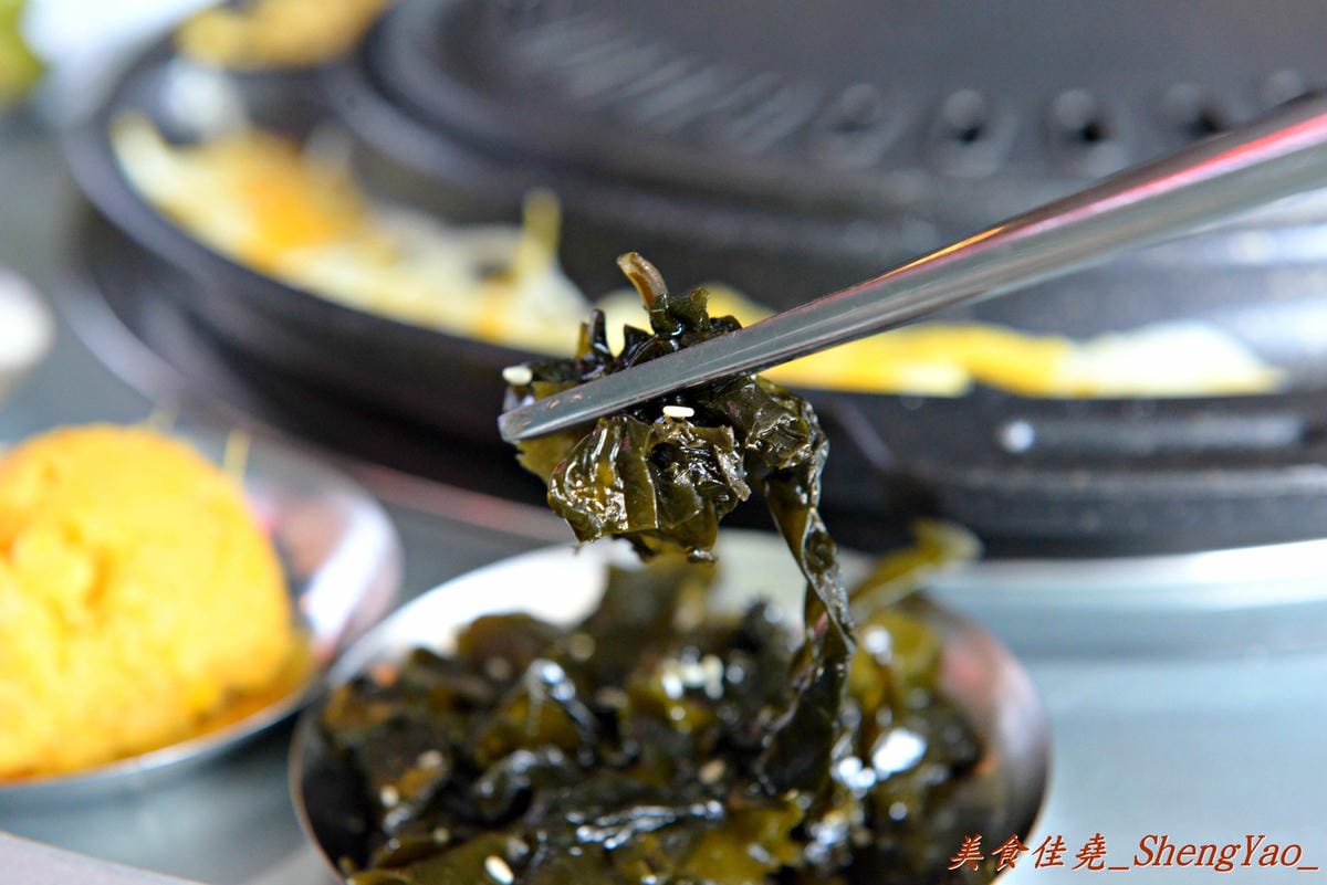 [台中西屯]一桶韓式新食 – 中科商圈新開幕的汽油桶韓式烤肉餐廳,”懷特朵兒”新品牌,雙人套餐附鍋物,飯後甜點還有哈根達斯,份量超多,C/P值超級高。