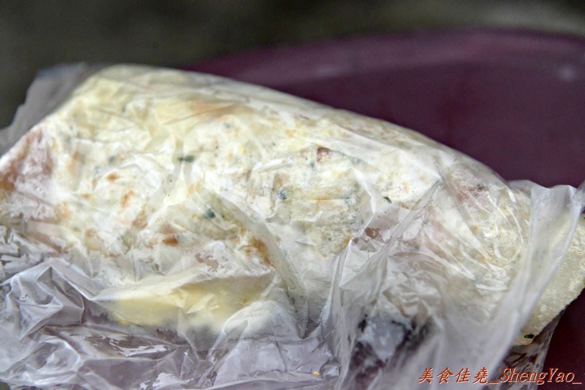 [台中清水]高美路四塊厝朝天宮前無名行動餐車 – 餐點全都可客製化,大推超罕見的蛋餅包整顆飯糰,很新奇、味道也不錯,加里肌肉、卡啦雞更好吃。