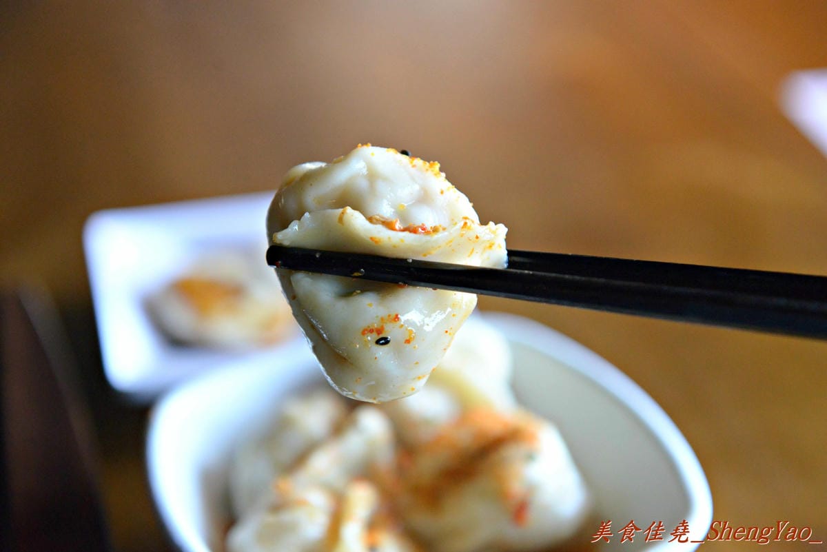 [台中沙鹿]酒石拉麵 – 沙鹿新開幕連鎖拉麵店,鐵路工業風裝潢超有特色,用餐時會有小火車從旁邊緩緩經過,點的小菜還是用小火車運送過來,超有趣,非常適合親子一同來用餐。(已歇業)