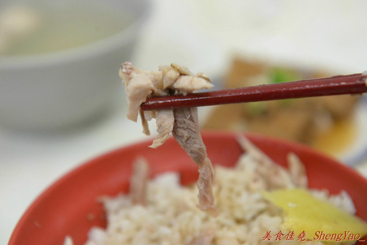[台中北區]正宗火雞肉飯 – 天津成衣商圈附近的二三十年歷史老牌火雞肉飯,選用大隻純正火雞,火雞肉飯肉嫩油香,老闆娘女兒超級正(有圖)。