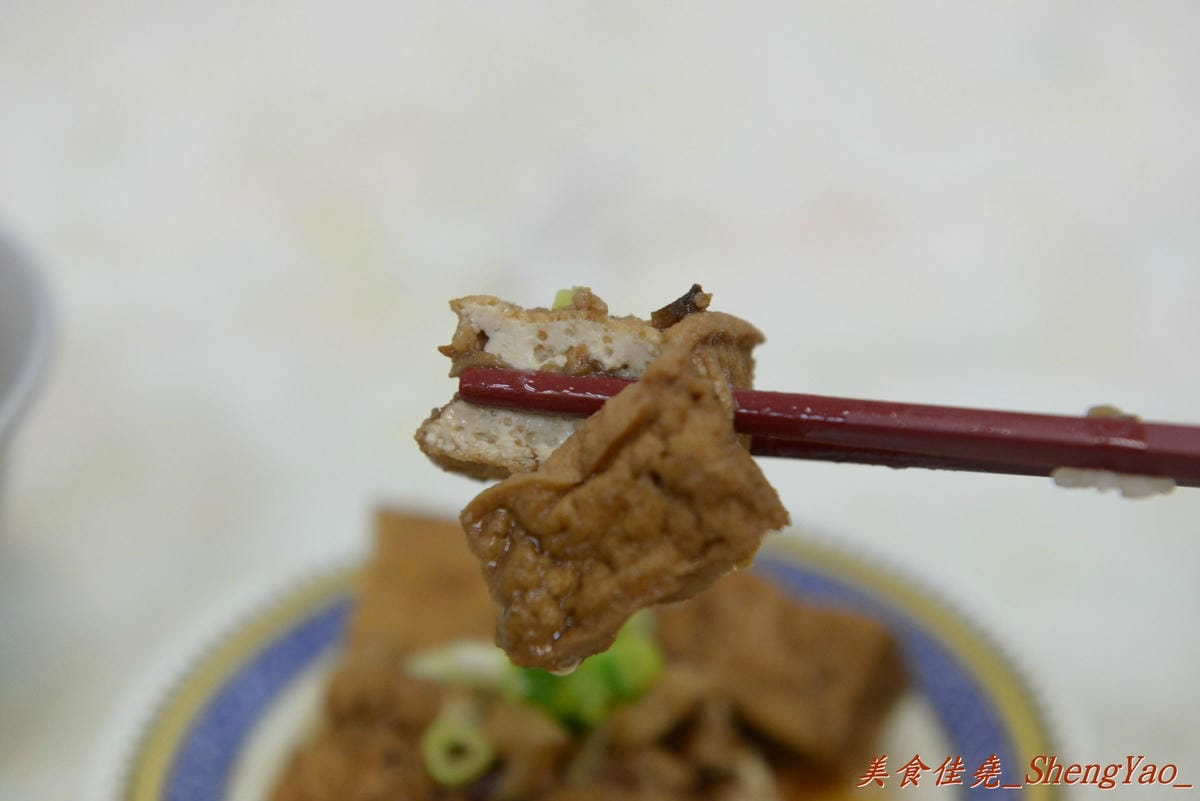 [台中北區]正宗火雞肉飯 – 天津成衣商圈附近的二三十年歷史老牌火雞肉飯,選用大隻純正火雞,火雞肉飯肉嫩油香,老闆娘女兒超級正(有圖)。