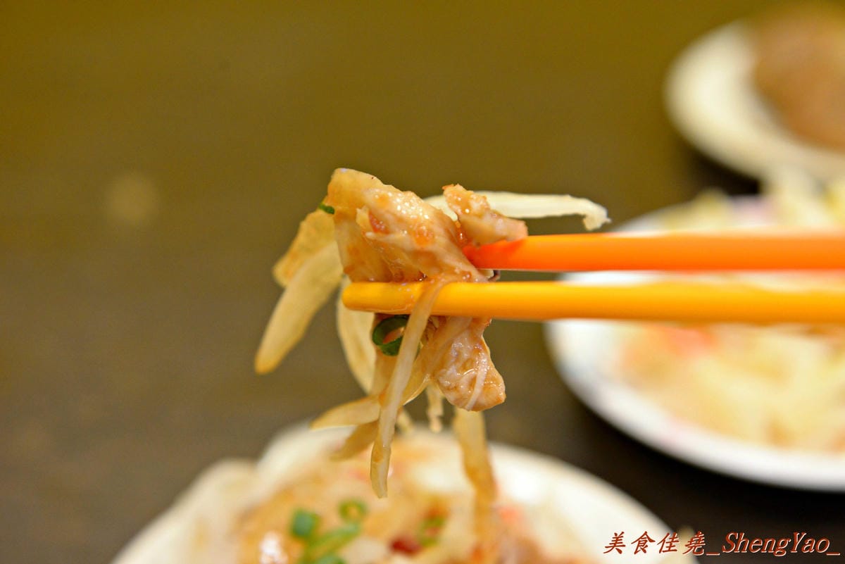 [台中西屯]南部肉燥飯 – 南部口味的魯肉飯,好吃又便宜,其他的自己看。