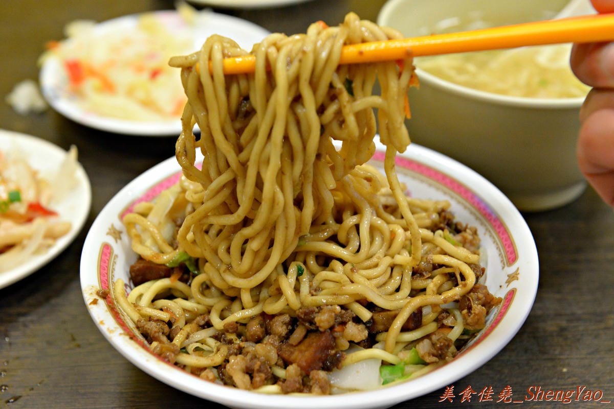 [台中西屯]南部肉燥飯 – 南部口味的魯肉飯,好吃又便宜,其他的自己看。