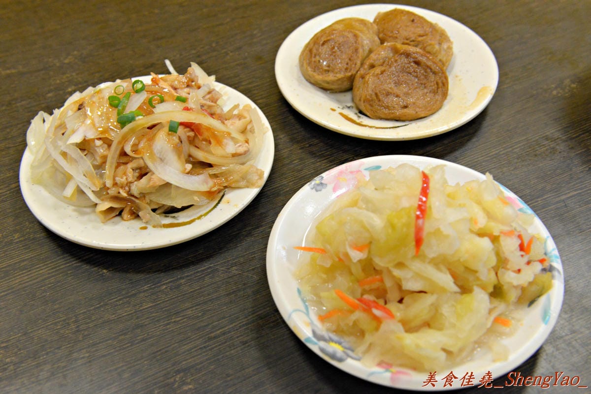 [台中西屯]南部肉燥飯 – 南部口味的魯肉飯,好吃又便宜,其他的自己看。