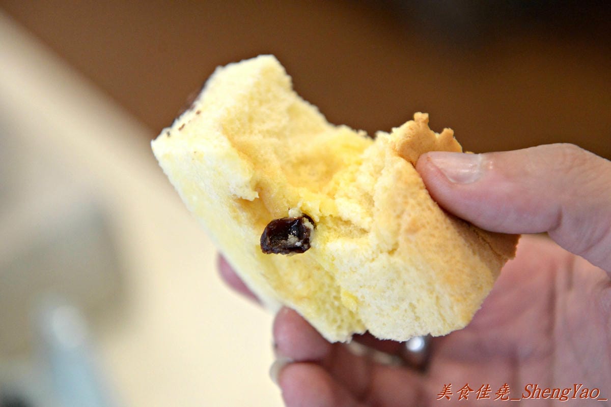 [台中太平] 鑫手作現夯蛋糕 – 結合古早味與創意口味的手作蛋糕,蛋糕口感綿密,內餡口味特別、好吃不膩,價格超便宜,買來自己吃或是當伴手禮送人都適合。