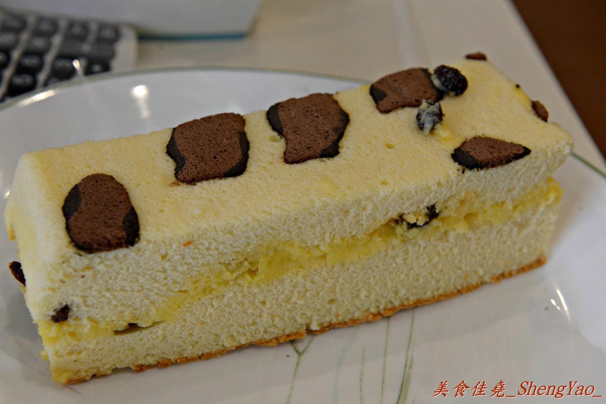 [台中太平] 鑫手作現夯蛋糕 – 結合古早味與創意口味的手作蛋糕,蛋糕口感綿密,內餡口味特別、好吃不膩,價格超便宜,買來自己吃或是當伴手禮送人都適合。