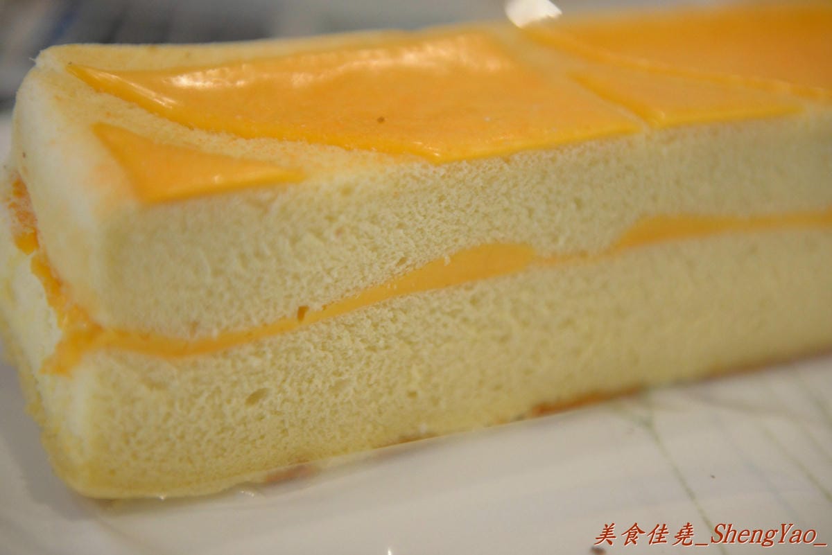 [台中太平] 鑫手作現夯蛋糕 – 結合古早味與創意口味的手作蛋糕,蛋糕口感綿密,內餡口味特別、好吃不膩,價格超便宜,買來自己吃或是當伴手禮送人都適合。