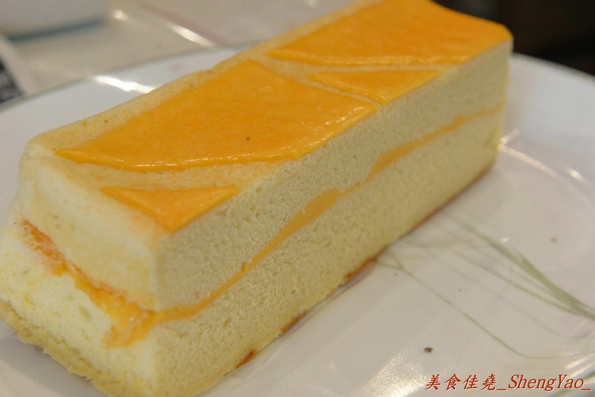 [台中太平] 鑫手作現夯蛋糕 – 結合古早味與創意口味的手作蛋糕,蛋糕口感綿密,內餡口味特別、好吃不膩,價格超便宜,買來自己吃或是當伴手禮送人都適合。