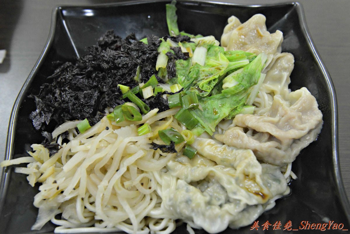 [台中沙鹿]北勢溫州大餛飩 – 沙鹿新開的溫州大餛飩,乾麵類很好吃,內用還有免費暢飲的天然冬瓜茶。(已歇業)