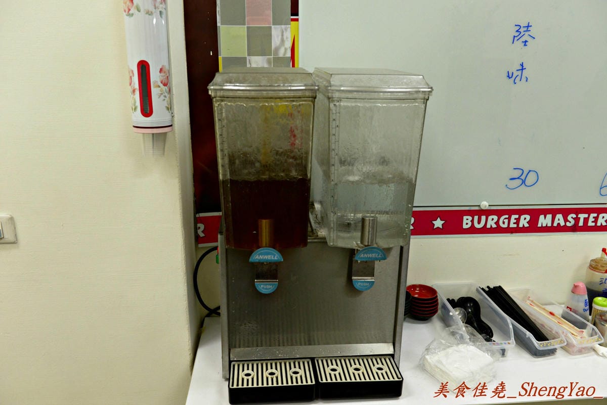 [台中沙鹿]北勢溫州大餛飩 – 沙鹿新開的溫州大餛飩,乾麵類很好吃,內用還有免費暢飲的天然冬瓜茶。(已歇業)