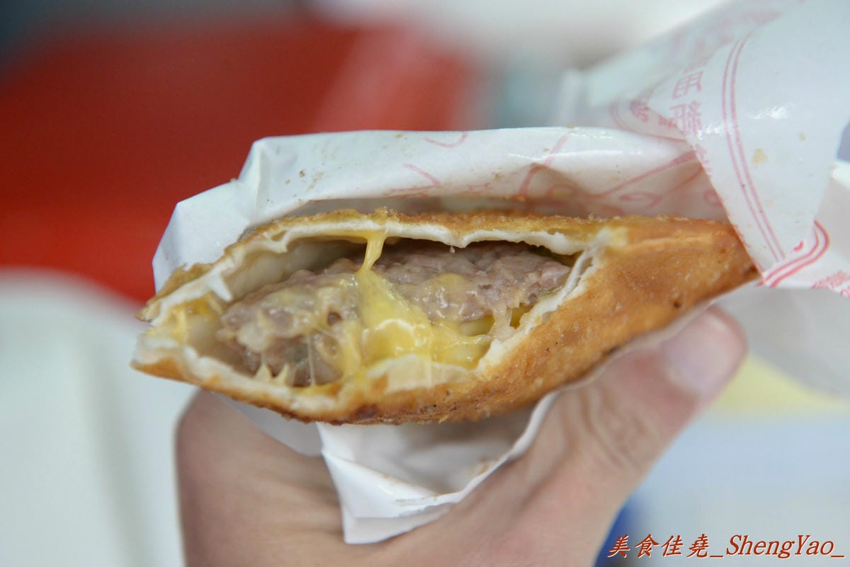 [台中沙鹿]四平街炸豬肉餡餅 – 應該是沙鹿最好吃的豬肉餡餅了,肉餡飽滿實在,現點現做好新鮮,超推會”刊C”的起司餡餅 !!(已歇業)