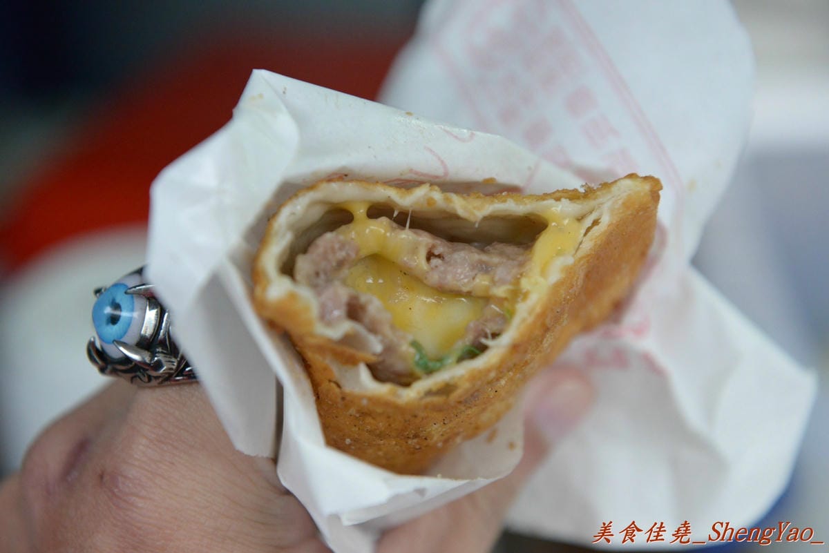 [台中沙鹿]四平街炸豬肉餡餅 – 應該是沙鹿最好吃的豬肉餡餅了,肉餡飽滿實在,現點現做好新鮮,超推會”刊C”的起司餡餅 !!(已歇業)