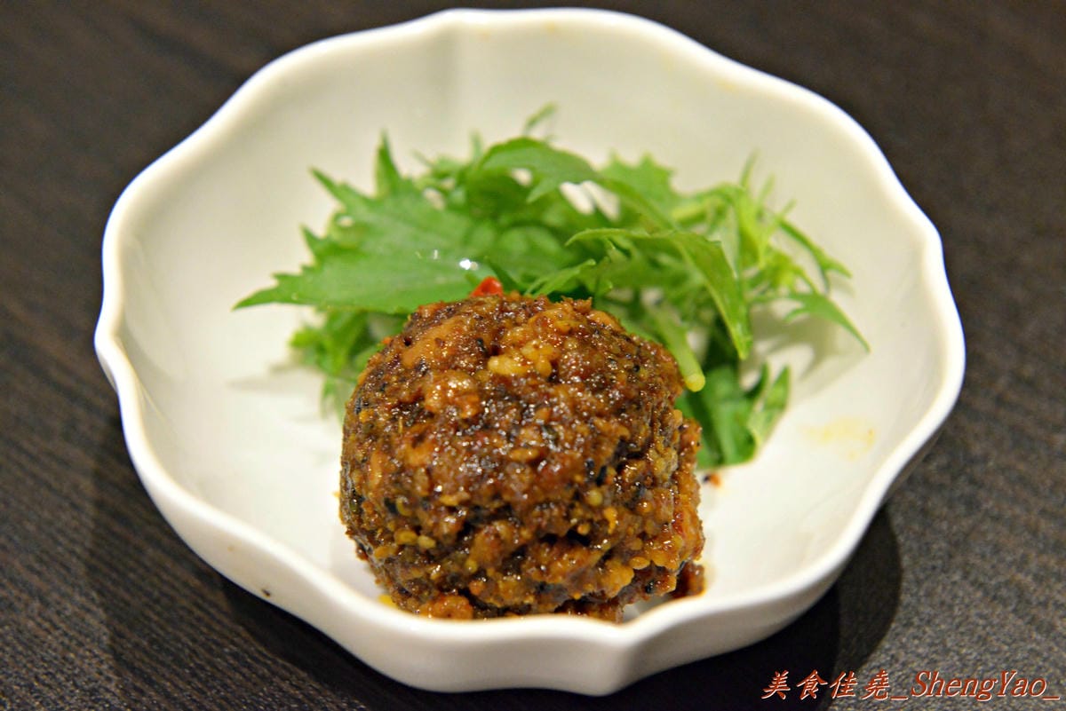 [基隆仁愛]神樂岡旭川拉麵 – 基隆第一家像樣的道地口味日式拉麵,湯頭好喝夠水準、配料豐富多樣,漂亮日式裝潢和賞心悅目的正妹女服務生群也都是亮點。