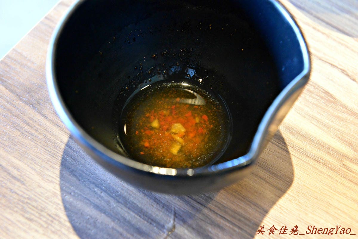 [台中沙鹿]宇良食 健康鍋物 – 沙鹿新鍋物餐廳,氣派裝潢、平價消費且不收服務費,肉類品質很有水準(目前試賣期間打卡有送一盤肉)。