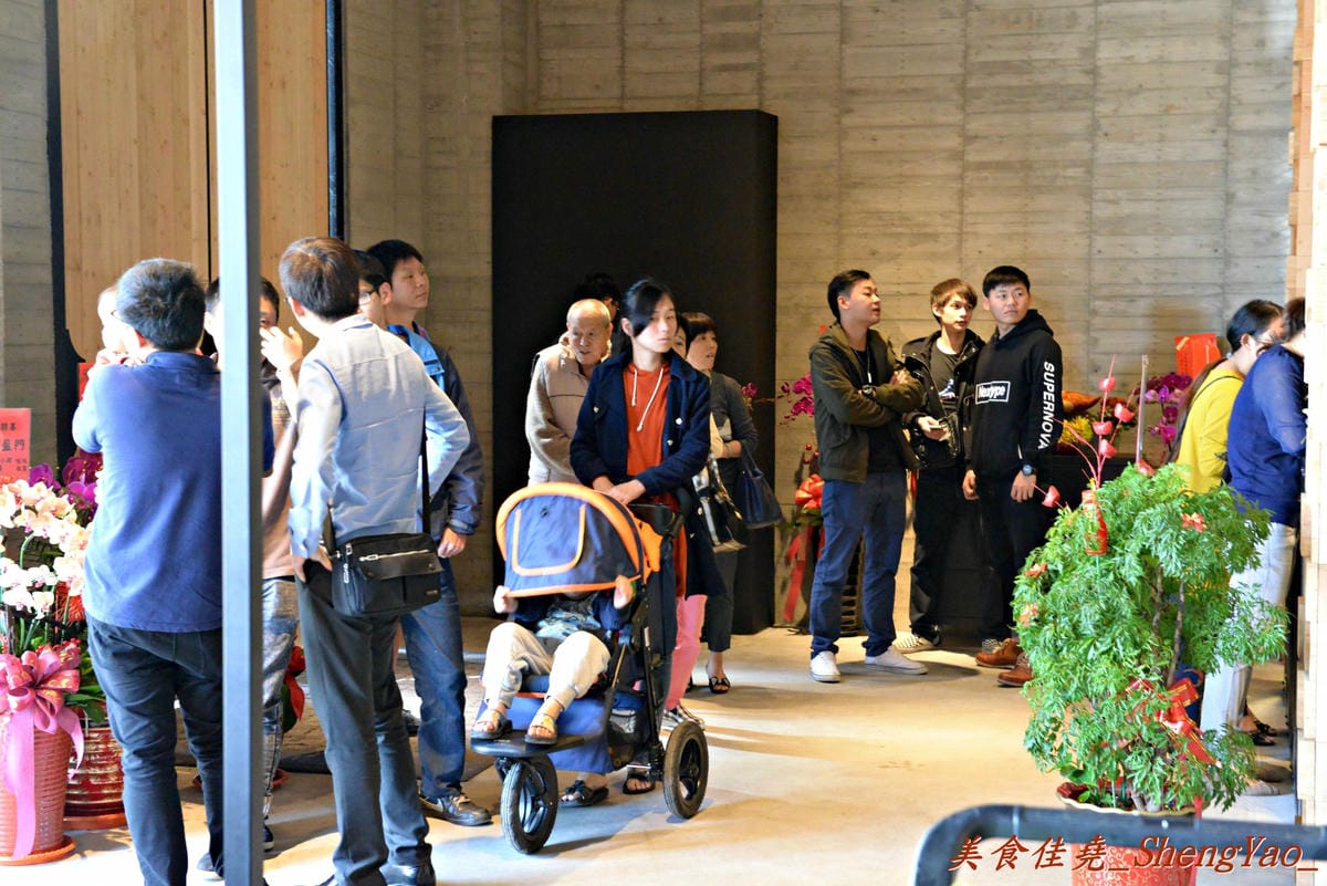 [台中沙鹿]宇良食 健康鍋物 – 沙鹿新鍋物餐廳,氣派裝潢、平價消費且不收服務費,肉類品質很有水準(目前試賣期間打卡有送一盤肉)。