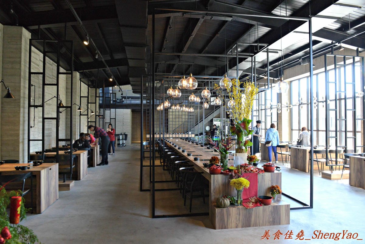[台中沙鹿]宇良食 健康鍋物 – 沙鹿新鍋物餐廳,氣派裝潢、平價消費且不收服務費,肉類品質很有水準(目前試賣期間打卡有送一盤肉)。