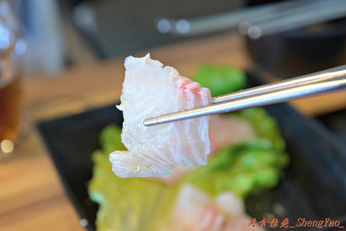 [台中沙鹿]宇良食 健康鍋物 – 沙鹿新鍋物餐廳,氣派裝潢、平價消費且不收服務費,肉類品質很有水準(目前試賣期間打卡有送一盤肉)。