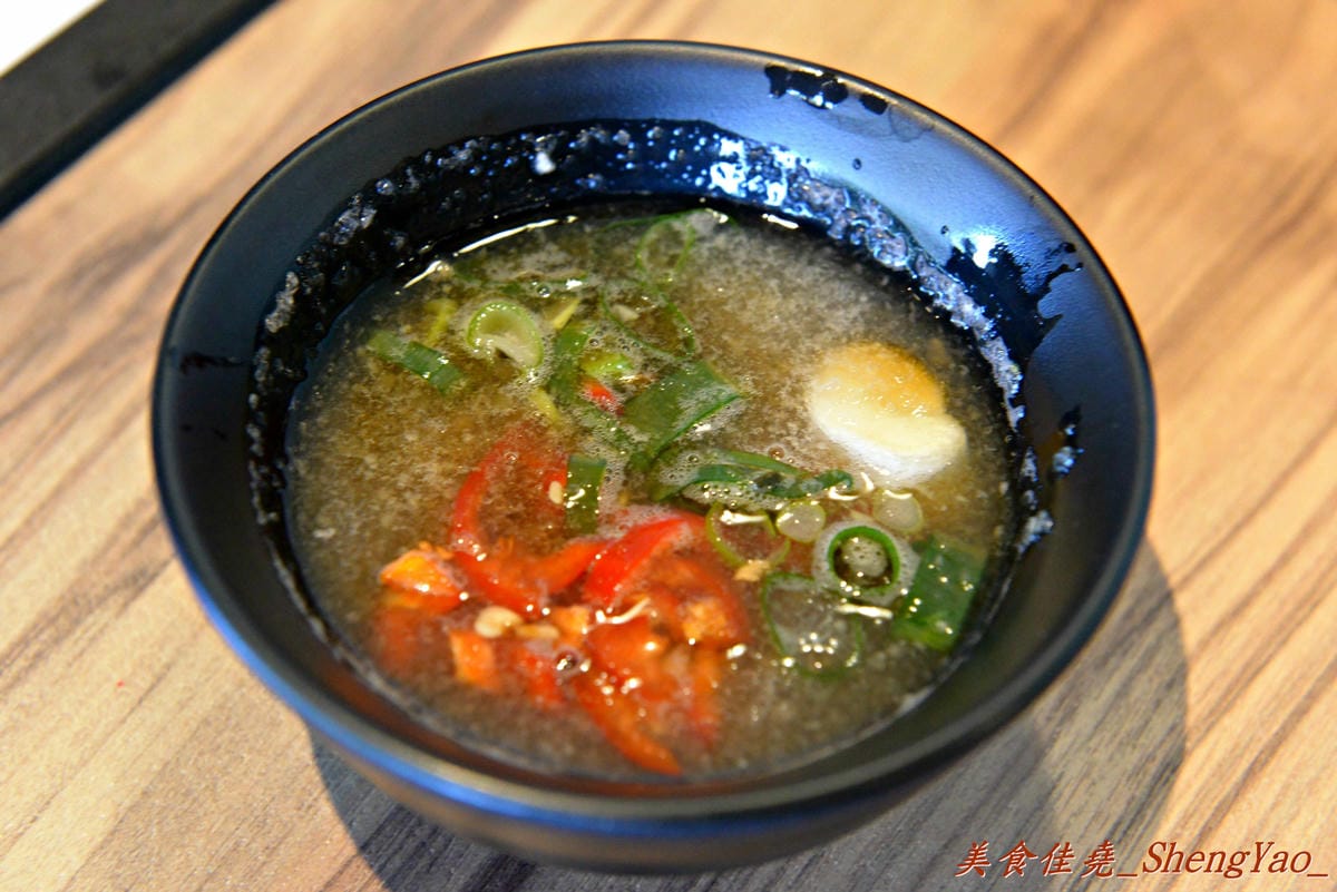 [台中沙鹿]宇良食 健康鍋物 – 沙鹿新鍋物餐廳,氣派裝潢、平價消費且不收服務費,肉類品質很有水準(目前試賣期間打卡有送一盤肉)。