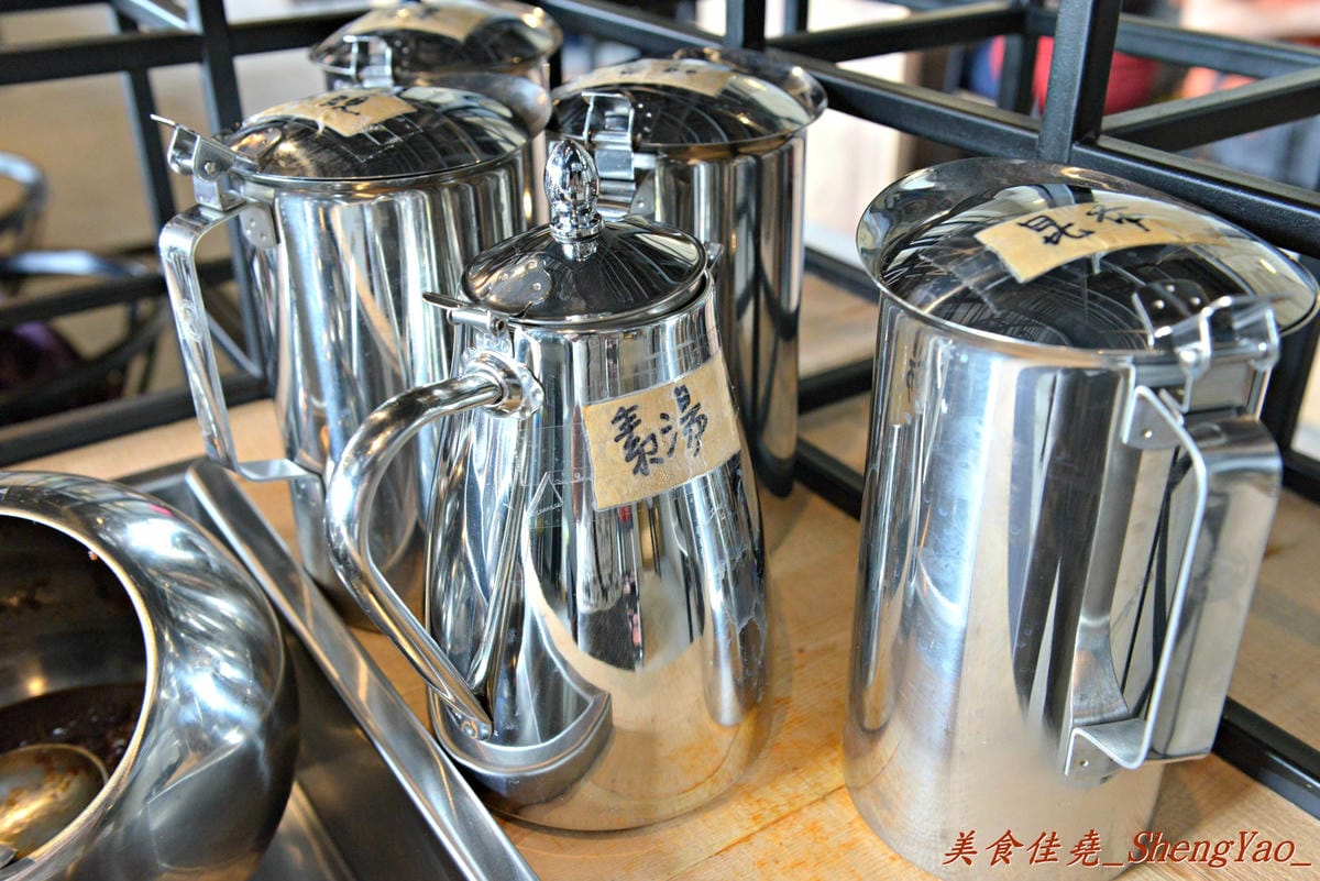 [台中沙鹿]宇良食 健康鍋物 – 沙鹿新鍋物餐廳,氣派裝潢、平價消費且不收服務費,肉類品質很有水準(目前試賣期間打卡有送一盤肉)。