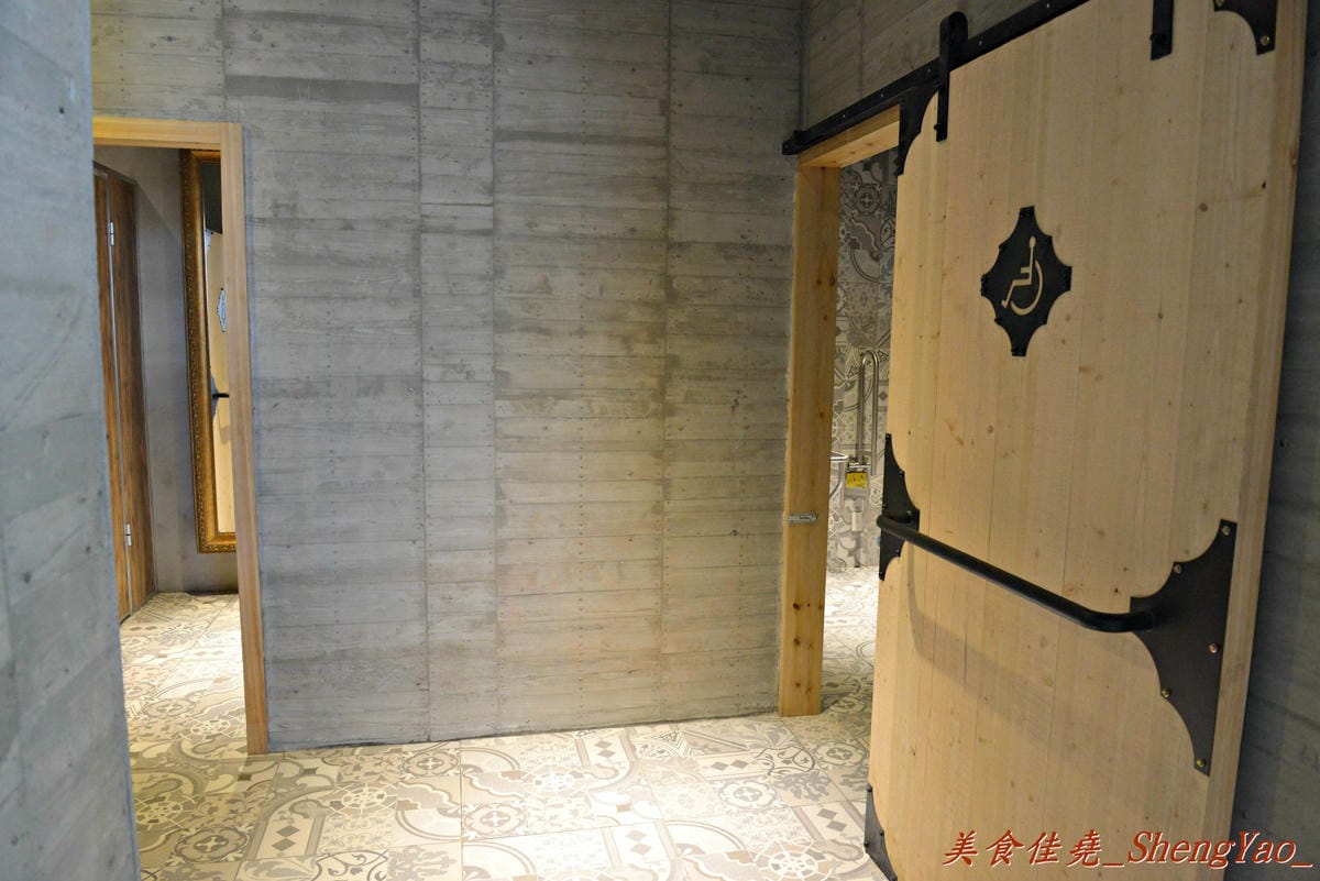 [台中沙鹿]宇良食 健康鍋物 – 沙鹿新鍋物餐廳,氣派裝潢、平價消費且不收服務費,肉類品質很有水準(目前試賣期間打卡有送一盤肉)。