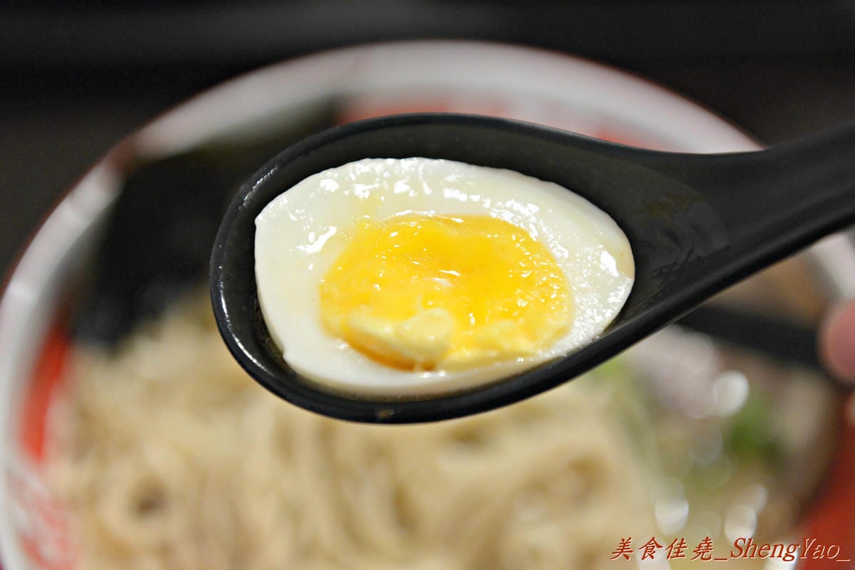 [台中北屯]麵屋秀城 – 以前的”丸拉麵”老闆新開的拉麵店,價格改走平價路線,拉麵口味稍微不如以前的”丸拉麵”,日式煎餃是亮點。