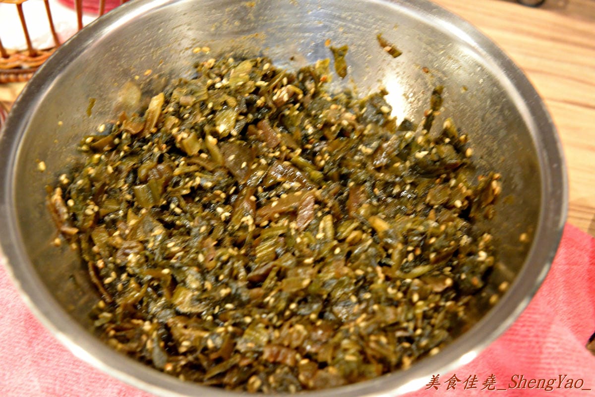 [台中北屯]麵屋秀城 – 以前的”丸拉麵”老闆新開的拉麵店,價格改走平價路線,拉麵口味稍微不如以前的”丸拉麵”,日式煎餃是亮點。