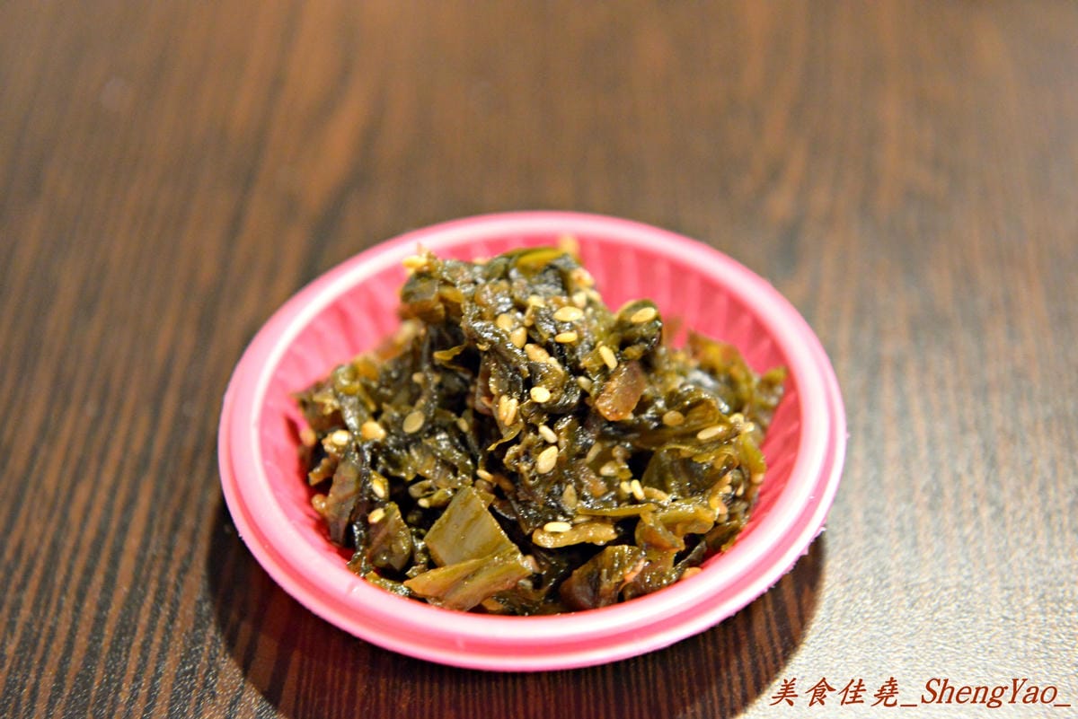 [台中北屯]麵屋秀城 – 以前的”丸拉麵”老闆新開的拉麵店,價格改走平價路線,拉麵口味稍微不如以前的”丸拉麵”,日式煎餃是亮點。