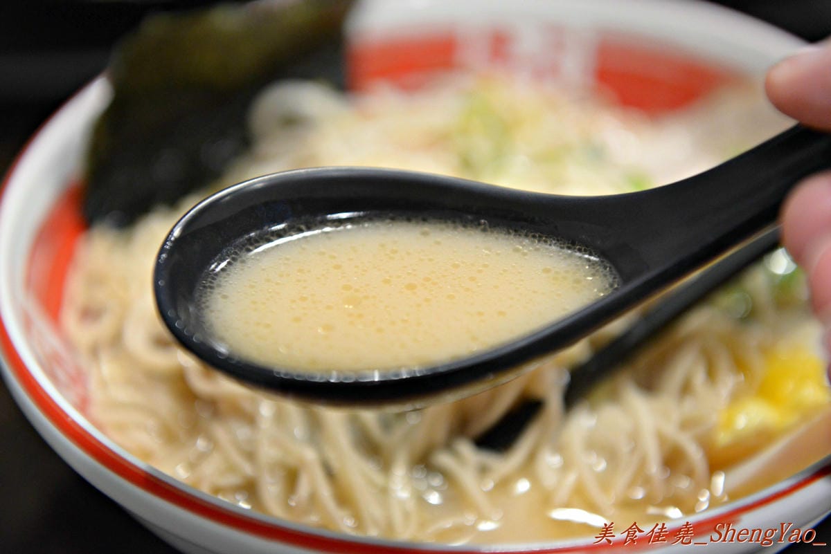 [台中北屯]麵屋秀城 – 以前的”丸拉麵”老闆新開的拉麵店,價格改走平價路線,拉麵口味稍微不如以前的”丸拉麵”,日式煎餃是亮點。
