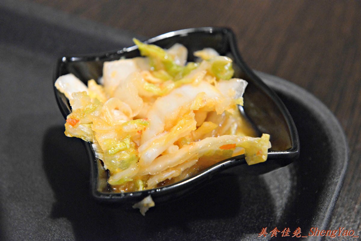 [台中北屯]麵屋秀城 – 以前的”丸拉麵”老闆新開的拉麵店,價格改走平價路線,拉麵口味稍微不如以前的”丸拉麵”,日式煎餃是亮點。