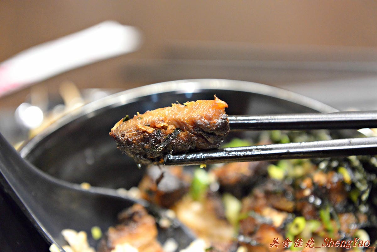 [台中北屯]麵屋秀城 – 以前的”丸拉麵”老闆新開的拉麵店,價格改走平價路線,拉麵口味稍微不如以前的”丸拉麵”,日式煎餃是亮點。
