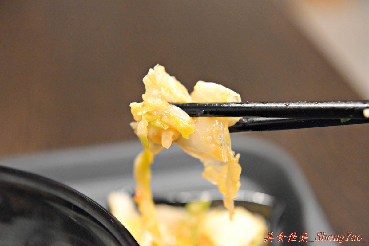 [台中北屯]麵屋秀城 – 以前的”丸拉麵”老闆新開的拉麵店,價格改走平價路線,拉麵口味稍微不如以前的”丸拉麵”,日式煎餃是亮點。