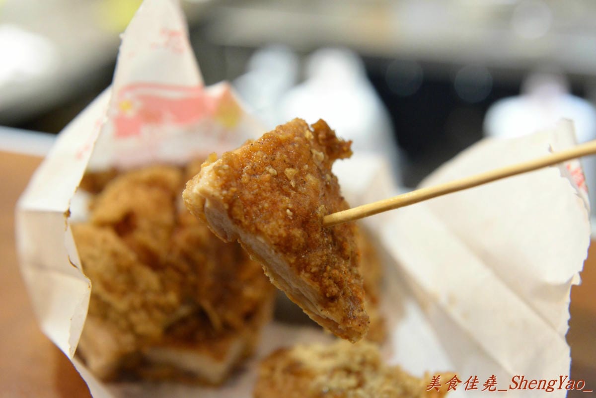 [台中沙鹿]銓仔炸雞 靜宜店 – 來自大雅的三十年歷史老牌鹹酥雞店, 炸物口味特殊,下酒又好配飯,大推香雞排、魷魚和百頁豆腐。(店家邀約)(已歇業)