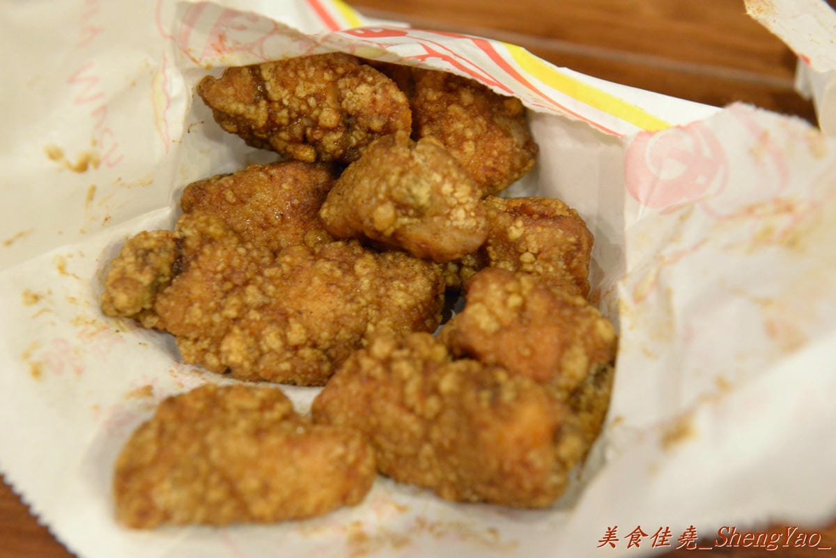 [台中沙鹿]銓仔炸雞 靜宜店 – 來自大雅的三十年歷史老牌鹹酥雞店, 炸物口味特殊,下酒又好配飯,大推香雞排、魷魚和百頁豆腐。(店家邀約)(已歇業)