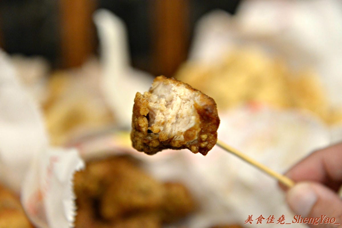 [台中沙鹿]銓仔炸雞 靜宜店 – 來自大雅的三十年歷史老牌鹹酥雞店, 炸物口味特殊,下酒又好配飯,大推香雞排、魷魚和百頁豆腐。(店家邀約)(已歇業)