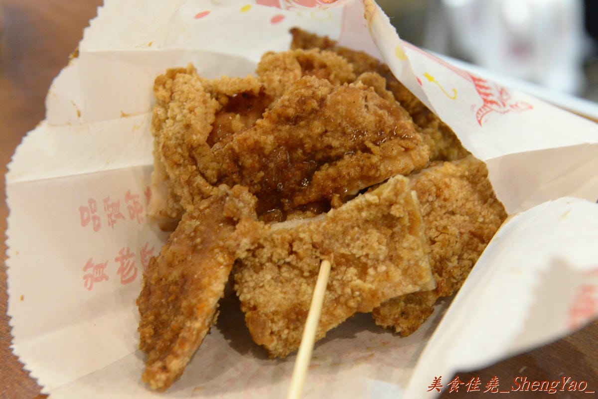 [台中沙鹿]銓仔炸雞 靜宜店 – 來自大雅的三十年歷史老牌鹹酥雞店, 炸物口味特殊,下酒又好配飯,大推香雞排、魷魚和百頁豆腐。(店家邀約)(已歇業)