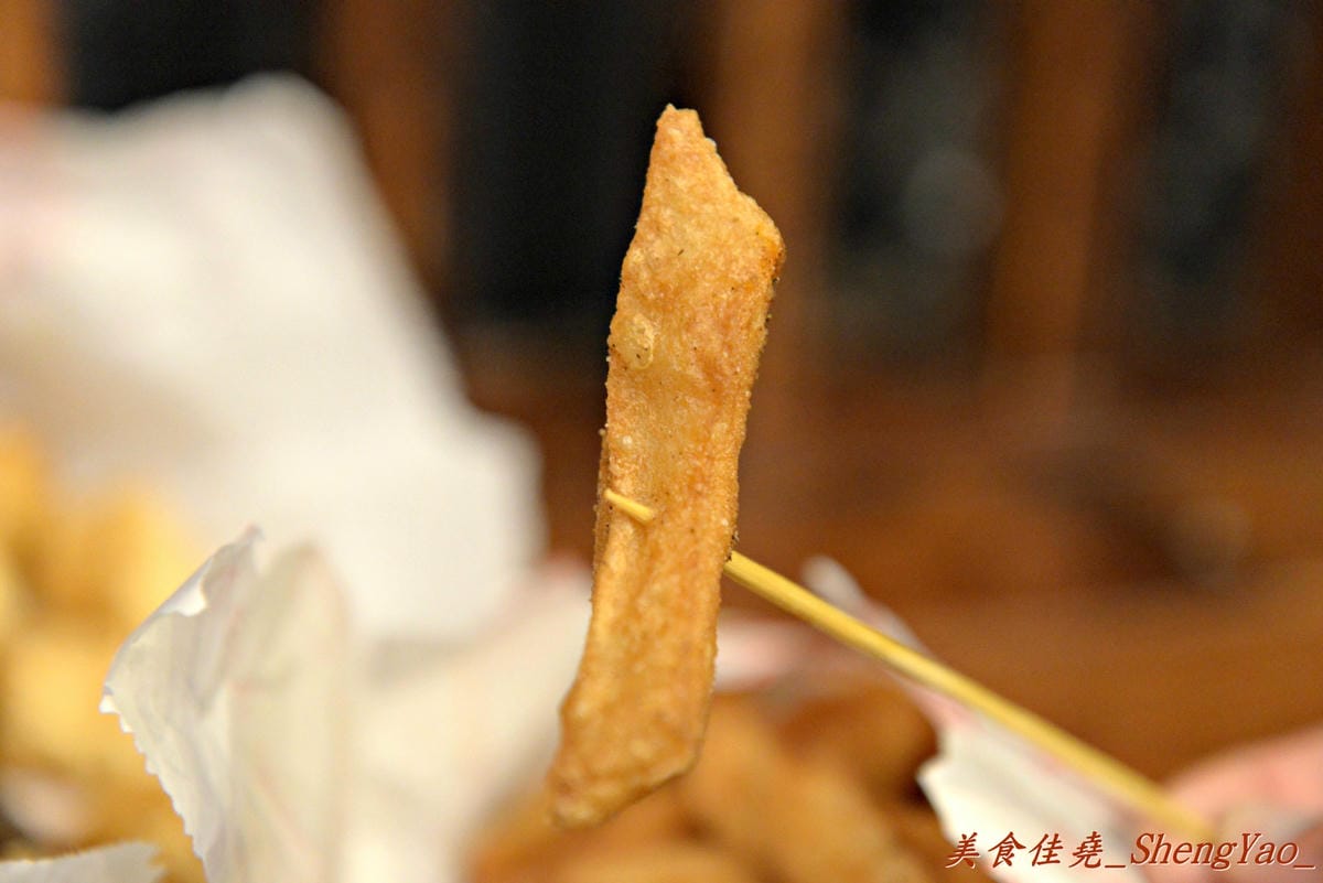 [台中沙鹿]銓仔炸雞 靜宜店 – 來自大雅的三十年歷史老牌鹹酥雞店, 炸物口味特殊,下酒又好配飯,大推香雞排、魷魚和百頁豆腐。(店家邀約)(已歇業)