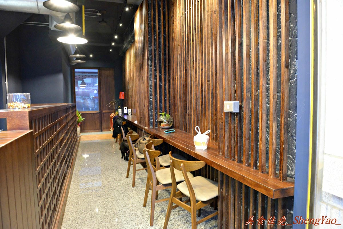 [台中沙鹿]銓仔炸雞 靜宜店 – 來自大雅的三十年歷史老牌鹹酥雞店, 炸物口味特殊,下酒又好配飯,大推香雞排、魷魚和百頁豆腐。(店家邀約)(已歇業)