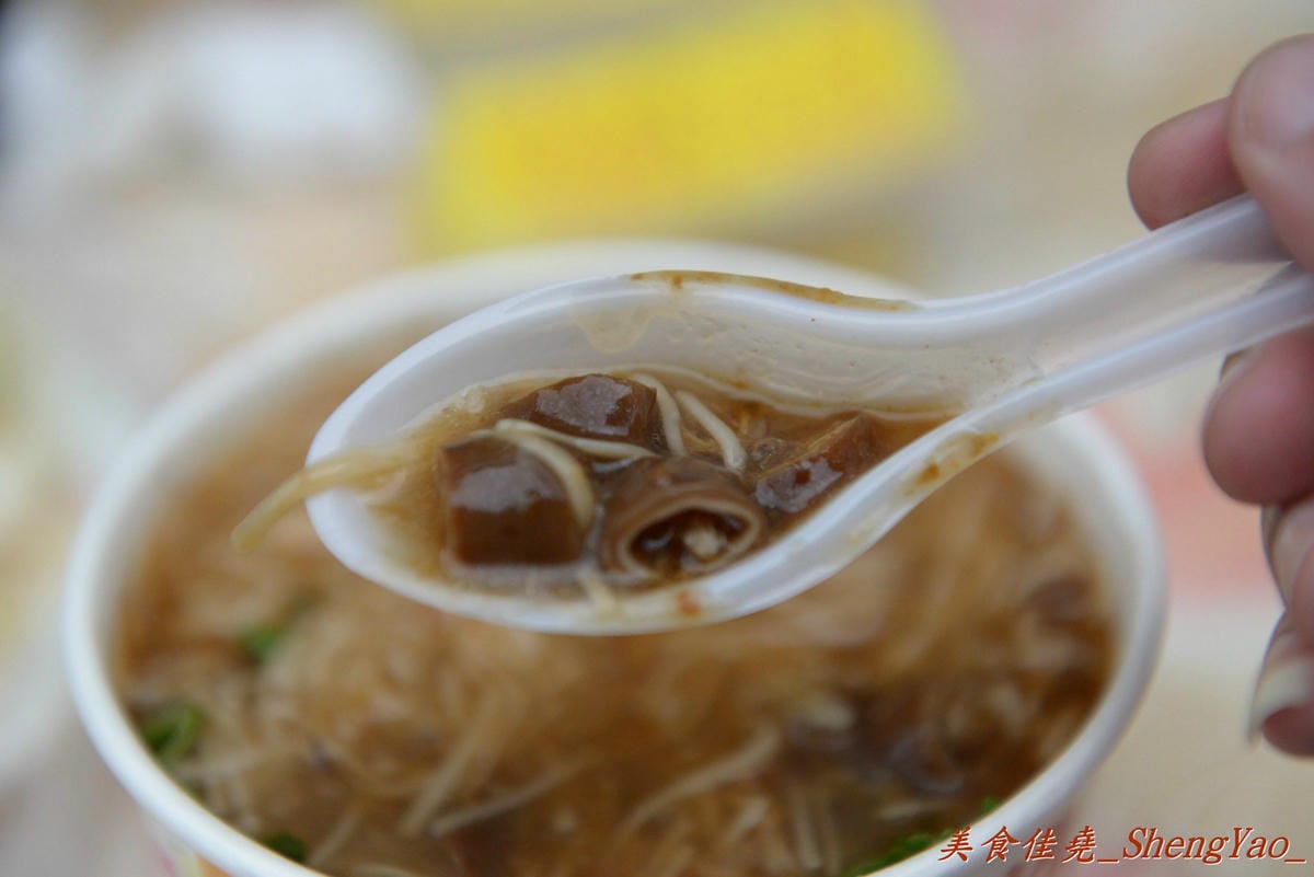 [台中清水]來來臭豆腐 – 清水超人氣臭豆腐餐車,百香果口味臭豆腐很有創意,老闆大方又熱情,來吃要有被餵到飽的心理準備。(已有店面,文末有地圖)