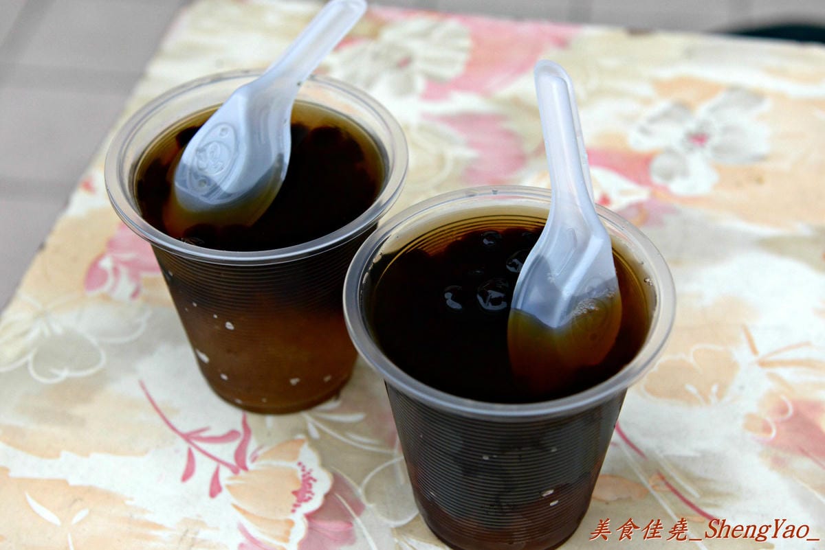 [台中清水]來來臭豆腐 – 清水超人氣臭豆腐餐車,百香果口味臭豆腐很有創意,老闆大方又熱情,來吃要有被餵到飽的心理準備。(已有店面,文末有地圖)