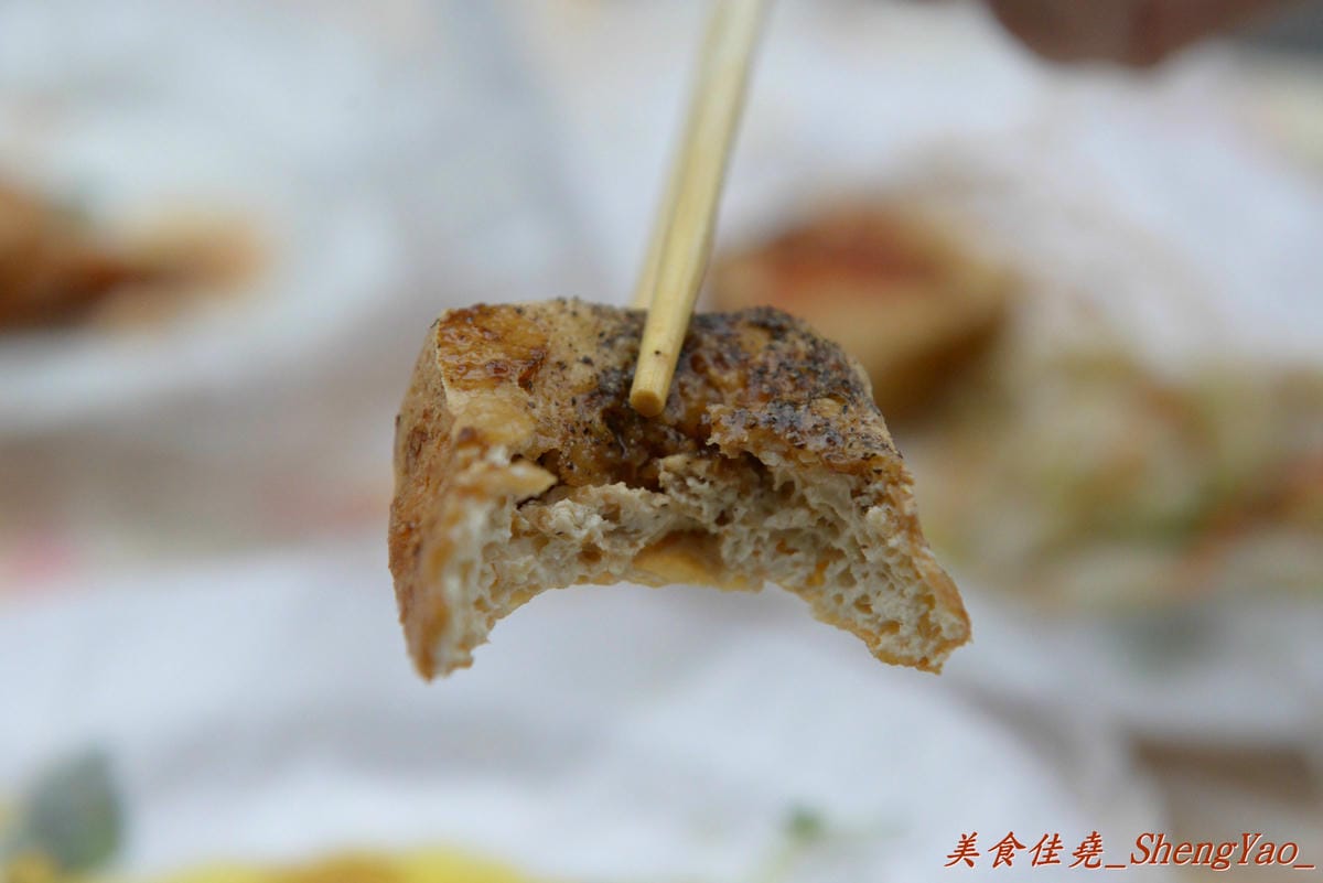 [台中清水]來來臭豆腐 – 清水超人氣臭豆腐餐車,百香果口味臭豆腐很有創意,老闆大方又熱情,來吃要有被餵到飽的心理準備。(已有店面,文末有地圖)