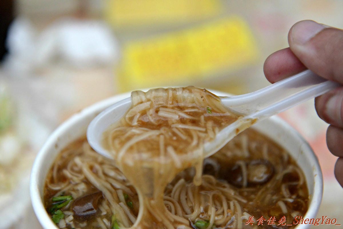 [台中清水]來來臭豆腐 – 清水超人氣臭豆腐餐車,百香果口味臭豆腐很有創意,老闆大方又熱情,來吃要有被餵到飽的心理準備。(已有店面,文末有地圖)