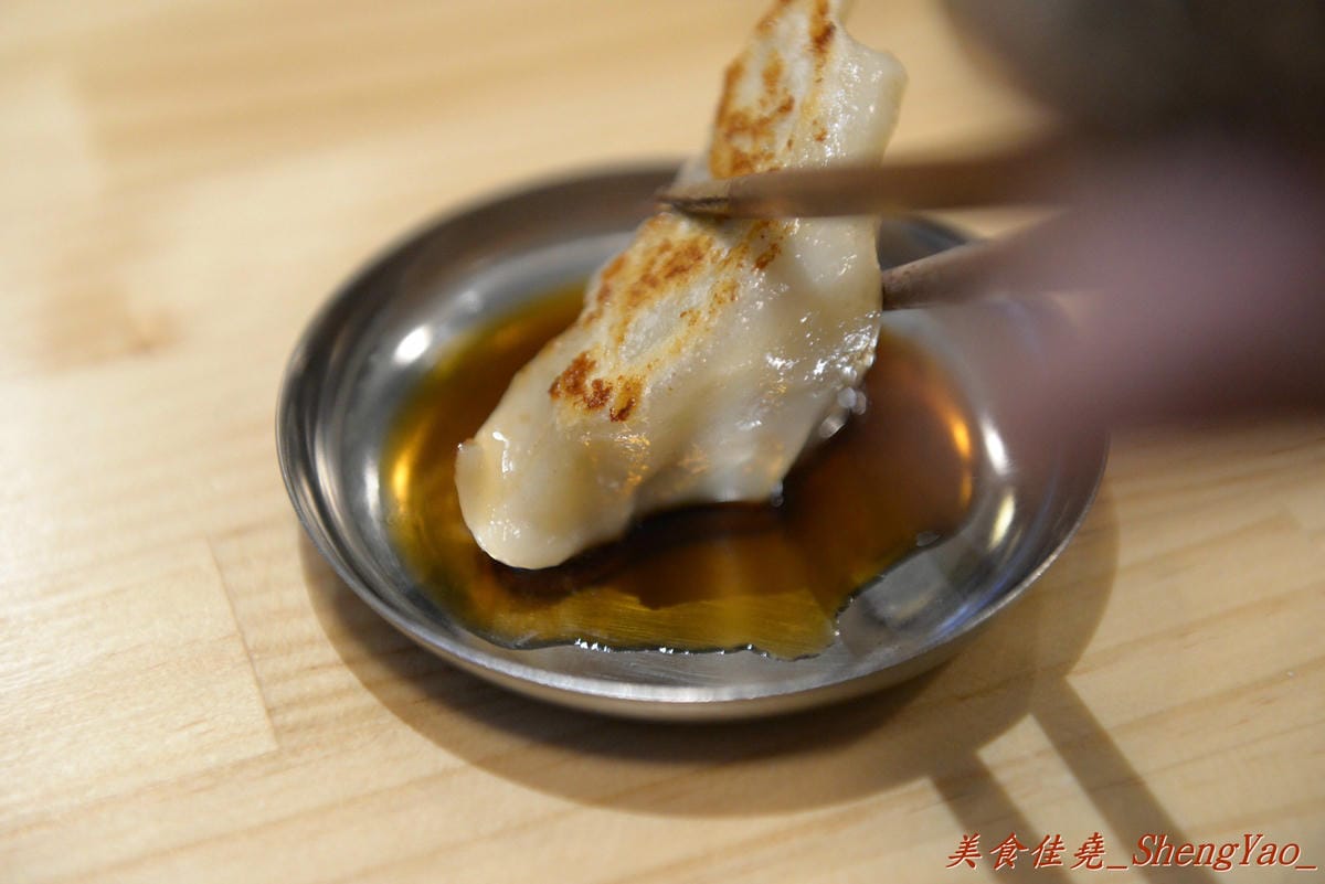 [台中西區]次男 日食料理製作所 – MEN拉麵新品牌, 老宅改造店家又一間,裝潢很有特色,非常適合情侶和家庭用餐,餐點大推原汁牛肉燒餃。(已歇業)