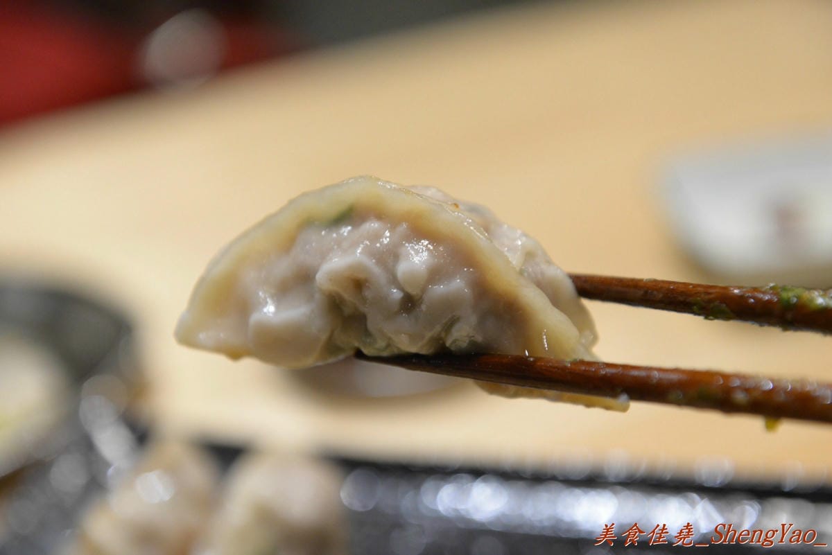 [台中西區]次男 日食料理製作所 – MEN拉麵新品牌, 老宅改造店家又一間,裝潢很有特色,非常適合情侶和家庭用餐,餐點大推原汁牛肉燒餃。(已歇業)