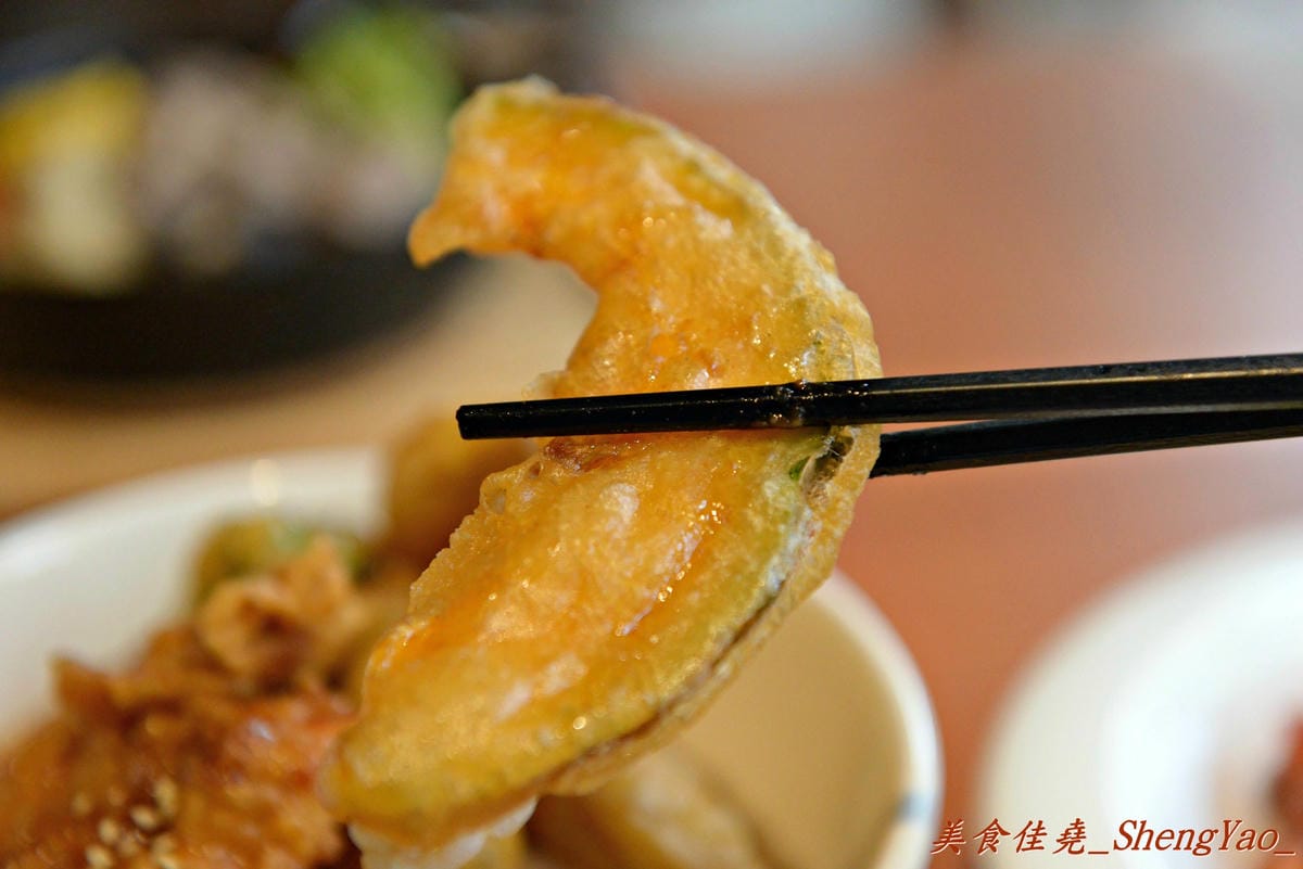 [台中龍井]豆子洋食商行 – 在東海商圈小有名氣的”豆子咖啡”轉型賣洋食鍋物了,餐點口味有水準,份量充足且價位合理,用餐環境超舒適,約會聚餐好去處。(店家邀約)