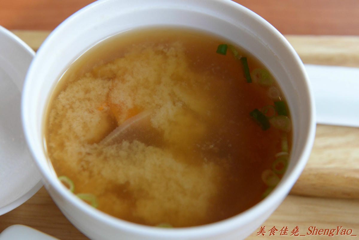 [台中龍井]豆子洋食商行 – 在東海商圈小有名氣的”豆子咖啡”轉型賣洋食鍋物了,餐點口味有水準,份量充足且價位合理,用餐環境超舒適,約會聚餐好去處。(店家邀約)